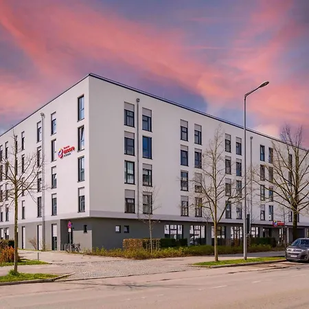 酒店 Ramada Encore By Wyndham Messe 3*