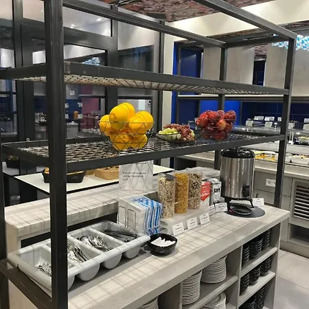 Ramada Encore By Wyndham Messe 3*