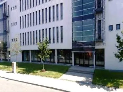 酒店 Ramada Encore By Wyndham Messe 3*