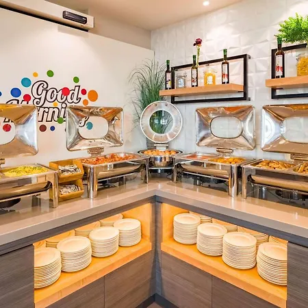 Ramada Encore By Wyndham Messe 3*