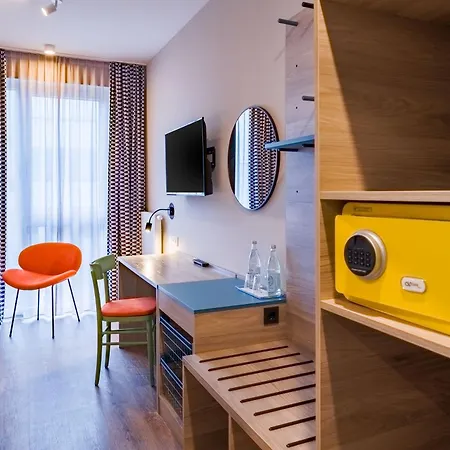 Ramada Encore By Wyndham Messe Отель