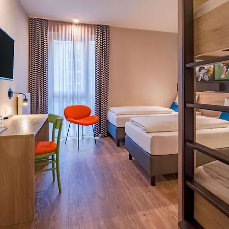 Ramada Encore By Wyndham Messe Отель
