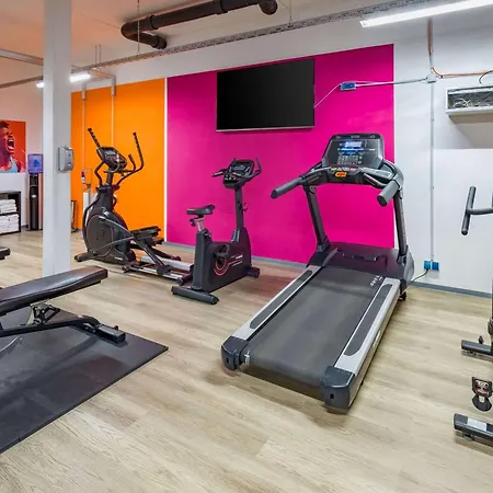 Ramada Encore By Wyndham Messe Отель